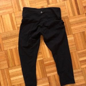 Lululemon Wunder Under Cropped Leggings